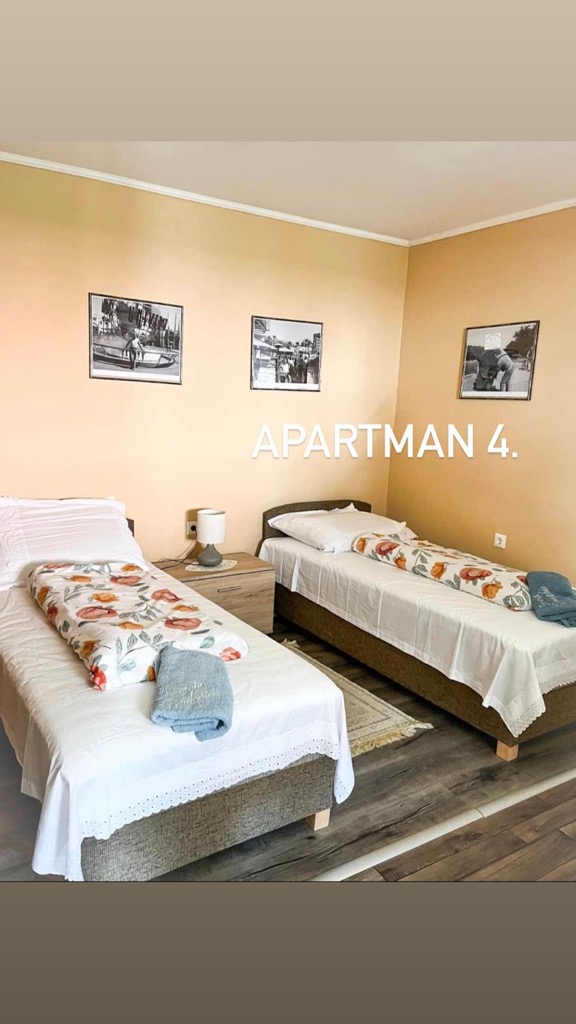 Apartman hálószoba két egyszemélyes ággyal