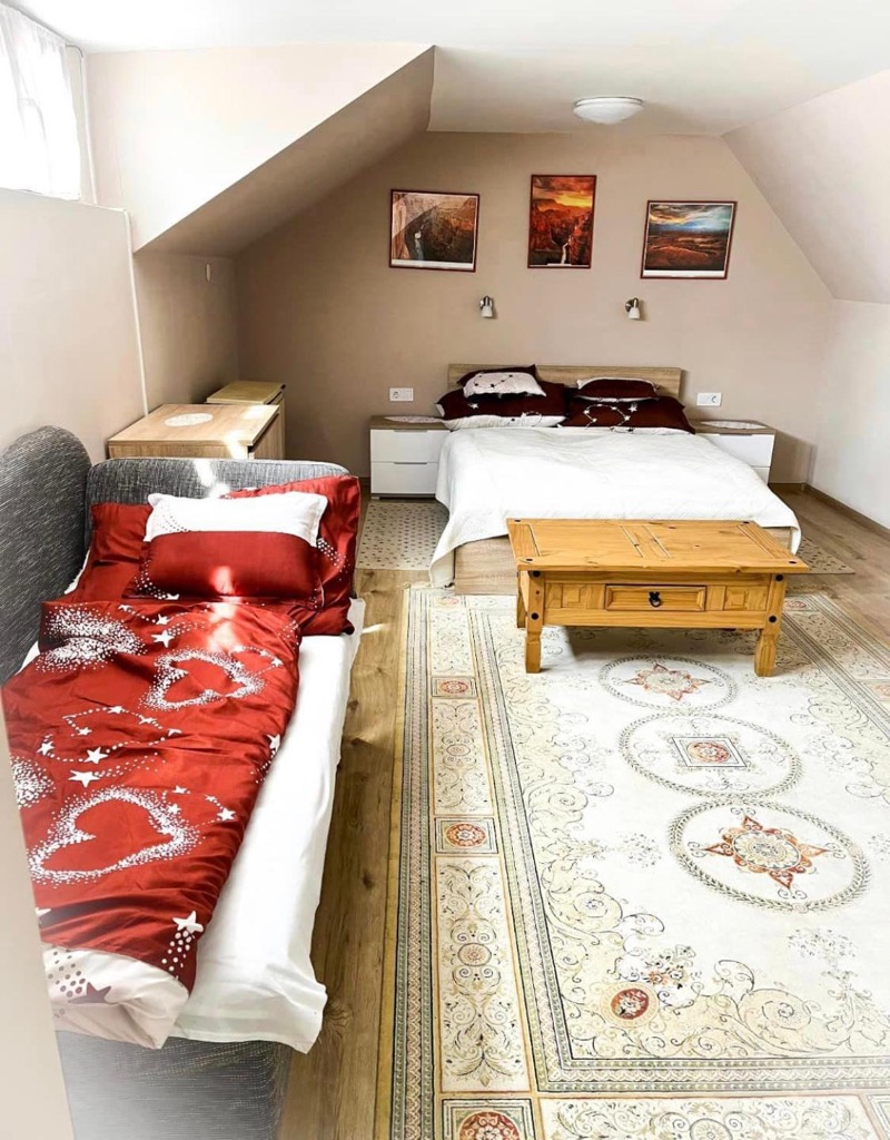 Berendezett apartman szoba franciaággyal a bátaszéki vendégházban